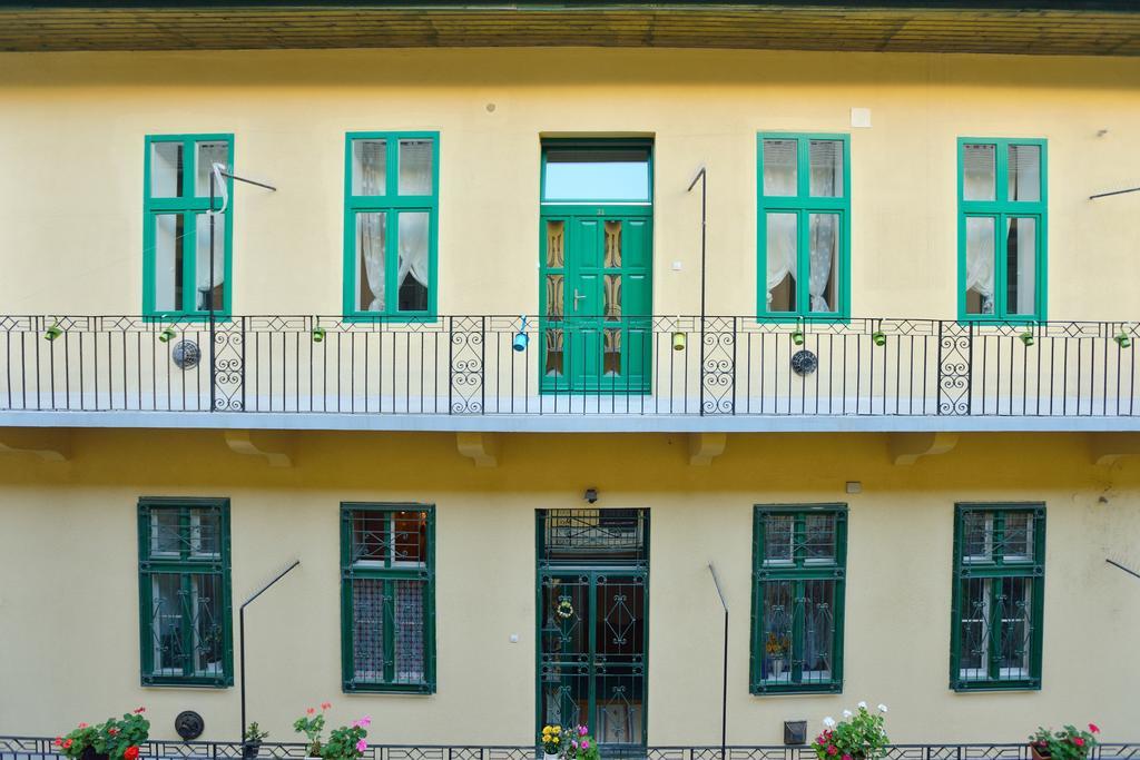 Gozsdu Apartments In Center Budapešť Exteriér fotografie